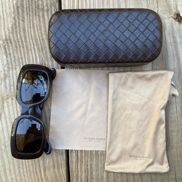 Bottega Veneta Intrecciato Detail Sunglasses - Picture 9 of 10